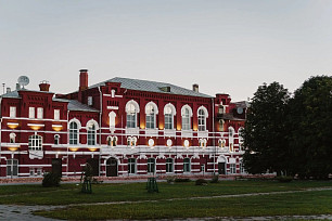 Пристав в суде помог мужчине с эпилептическим приступом 