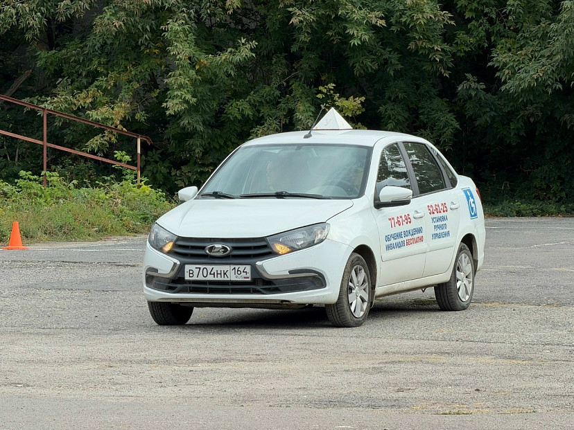 Саратовских ветеранов СВО обучат вождению на спецавтомобилях 